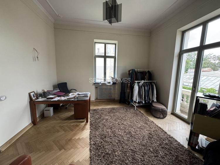 Vila istorica de vanzare in zona *Unirii* | 21 camere | curte, garaj - 31