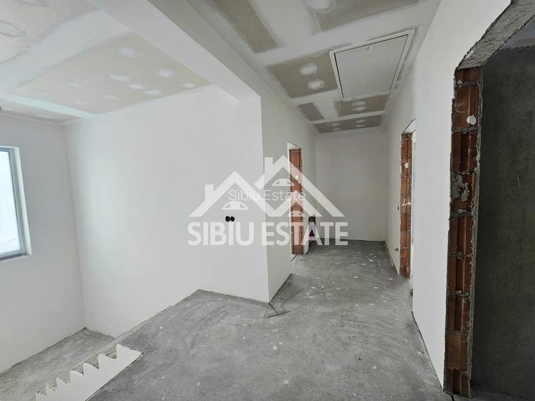 Casa individuala noua, pivnita si carport - 9