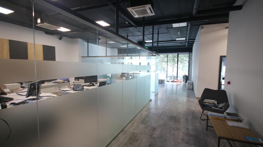 Spatiu cu destinatie Birouri,178,3 mp,2 grupuri sanitare,bucatarie - 4