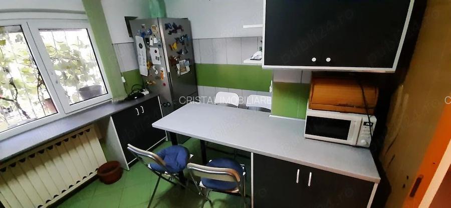 Apartament 3 camere de vanzare, parcare, boxa, bloc reabilitat-13 Septembrie - 7