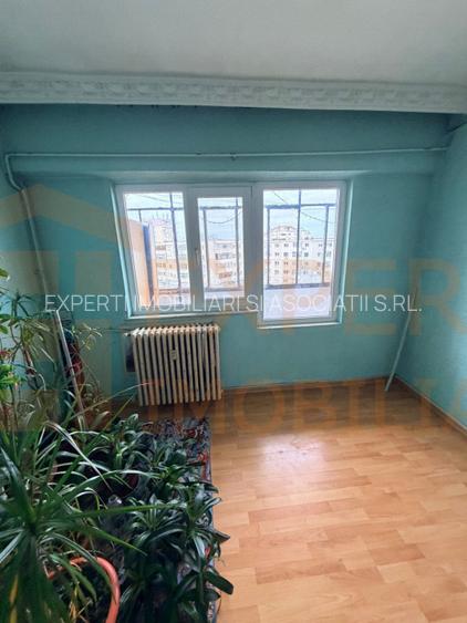 Apartament 3 camere, situat in zona Dacia - 10
