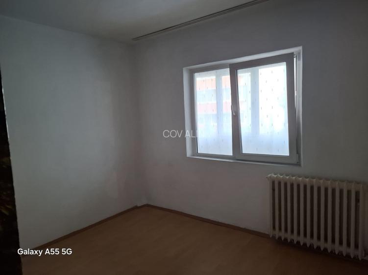 Apartament 3 camere in str Codrii Cosminului, decomandat, parter,balcon 11,04 mp - 8
