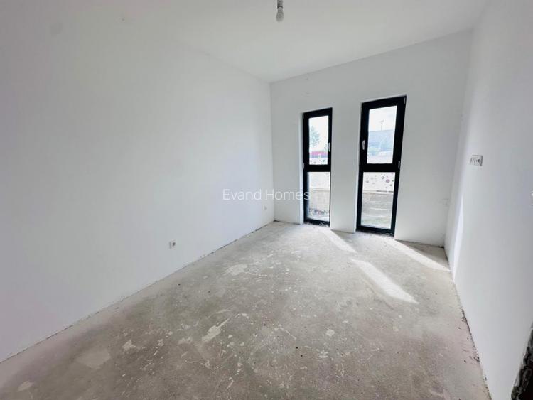 Duplex despartit prin camera tehnica- 4 camere si 3 bai - Urseni - 11