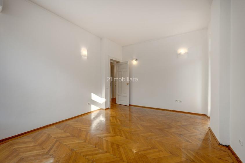 Vila cu arhitectura distincta, 7 camere, renovata, intr-o locatie exclusivista - 41