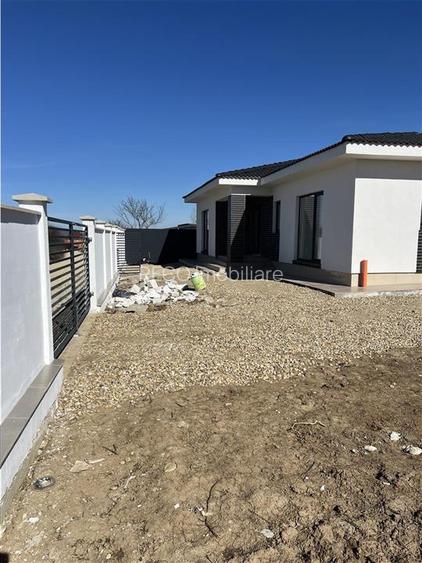 RECO casa moderna 4 camere Cheriu - 16