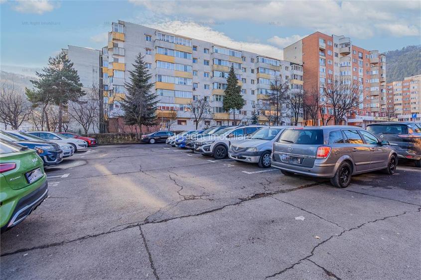 Apartament 3 camere si parcare zona Racadau - 10