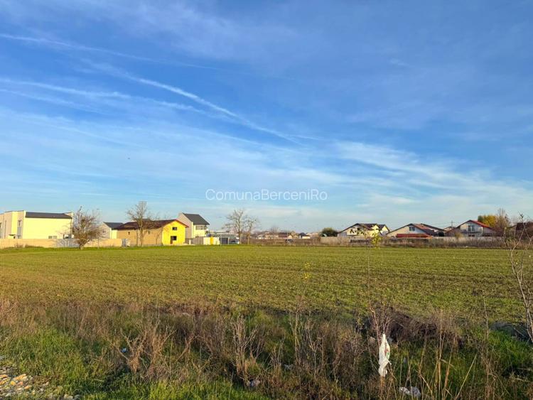 Teren Intravilan In Rate Stadion Berceni  | utilitati la strada #CG1R - 9