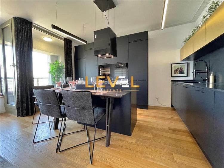 [VIDEO] Triplex Penthouse | 50 SQM Terrace | 2 Parking Spaces | Philips HUE - 16