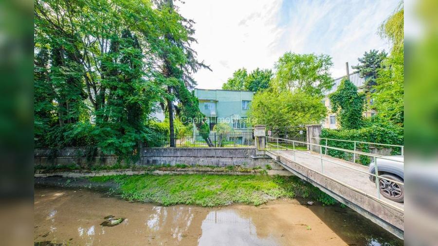 Teren generos și casă deosebită lângă Parcul Central - 12