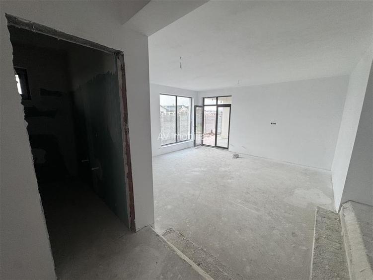VILA DE VANZARE LA CHEIE TOATE UTILITATILE -CIOROGARLA DARVARI - 9
