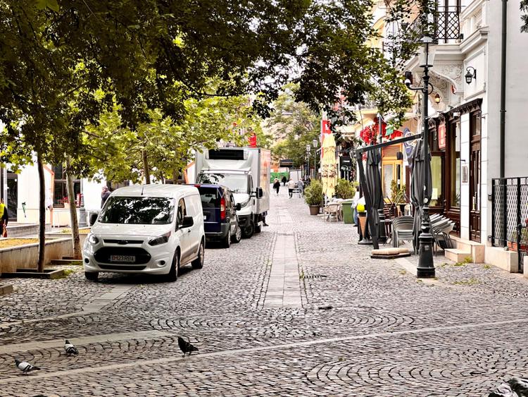 P-ta Unirii - Bratianu - 2 camere - etaj 3 - 9