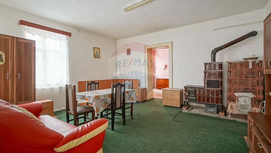 Casă de vânzare în centrul localității Prejmer, teren 5.055 mp! - 11