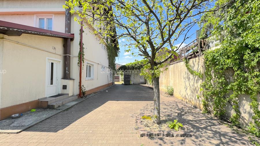 Casa Individuala - 10 Camere - Pretabil comercial - 990 MP teren - 288 MP utili - 11