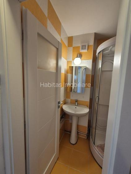Apartament 4 camere, finisat, mobilat, parcare, zona str Izlazului - 23