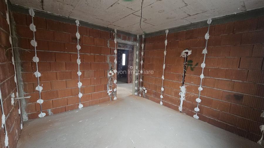 Casă P + 1, central, vis-a-vis de Stadionul Municipal - 3