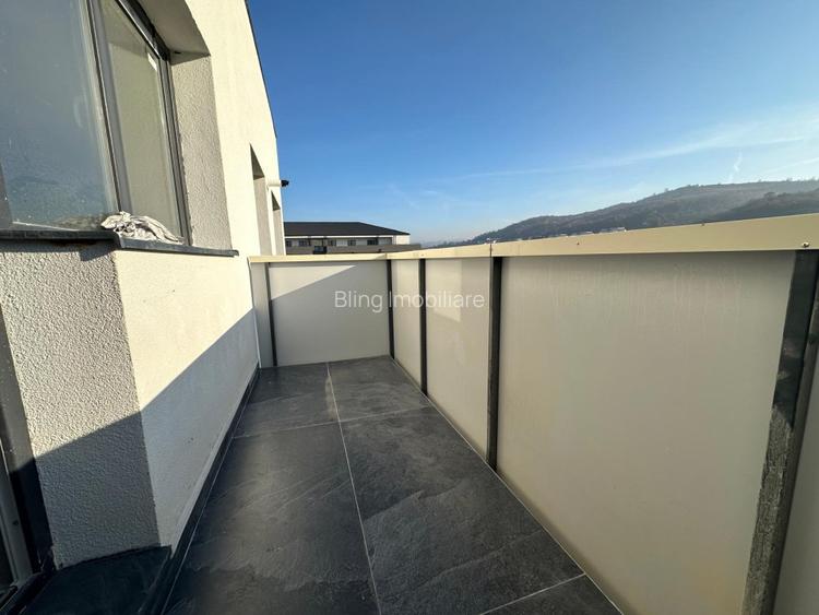Apartament de 2 camere, 53,39 MP, balcon , zona Urusagului - 12
