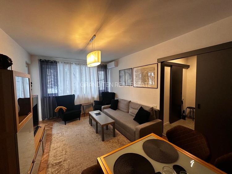 Inchiriere apartament 2 camere semidecomandat,metrou Parc Bazilescu, etaj 1 - 4