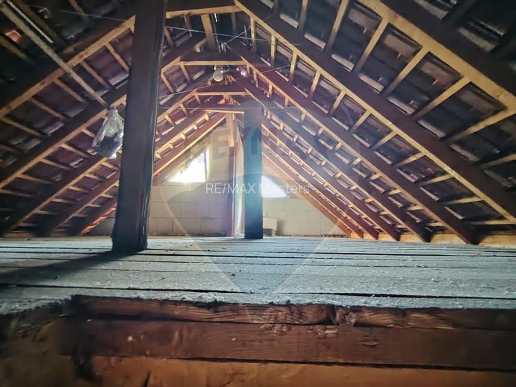 Casă / Vilă cu 8 camere de vânzare în zona Central - 25