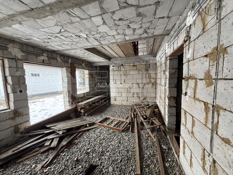 Proprietate de vânzare cu două case | Teren 1.500 mp | Bivolărie - 17