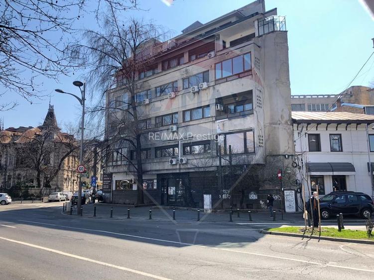 Apartament cu 4 camere nemobilat in P-ta Victoriei langa Orange - 9
