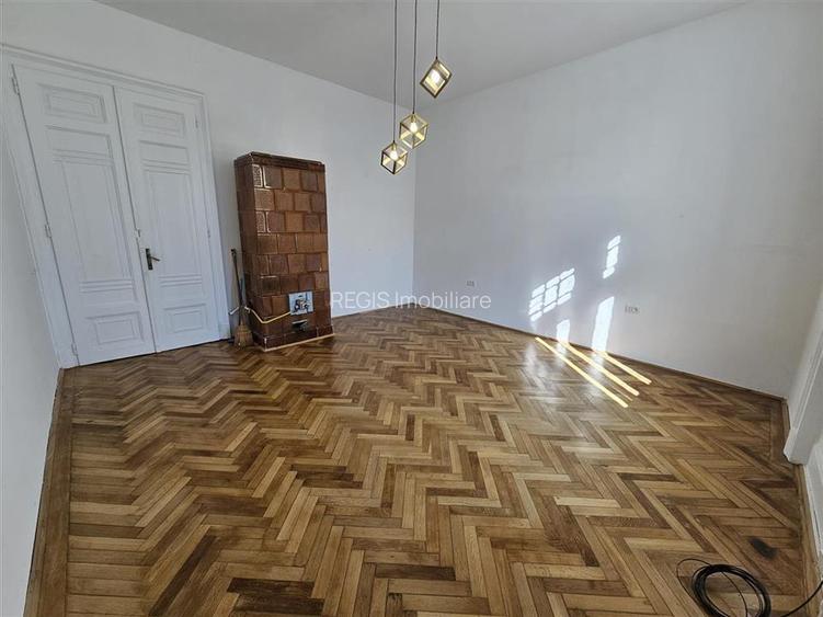 Studio Livada Postei  ULTRACENTRAL Brasov cu parcare, beci si anexa - 4