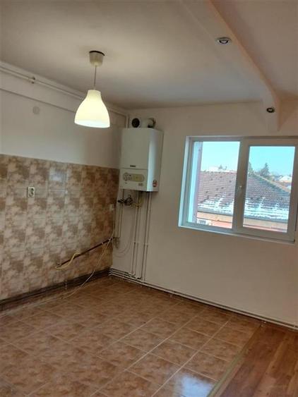 Apartament 2 camere la mansarda in zona Strand