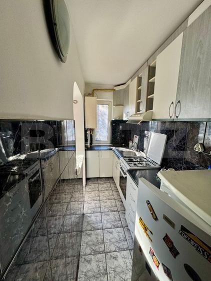 Apartament de 3 camere, 39 mp, zona Podu Ros