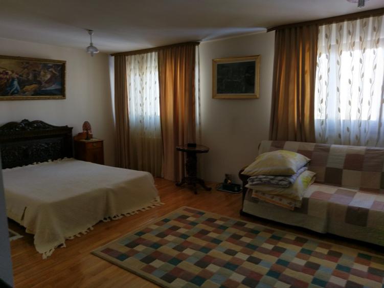 Vila lac Buftea, piscina si teren 1000 mp