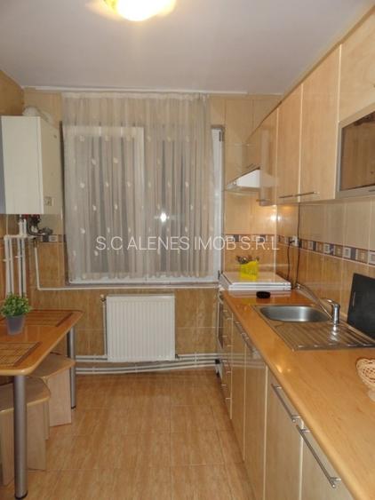 De inchiriat ( vanzare)2 camere  zona INDEPENDENTEI  Hristo Botev mobilat - 12