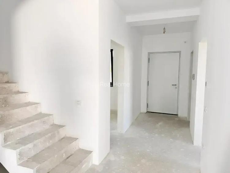 Casa / Vila | 5 camere | Curte 220  mp  | metrou 15 min | - 7