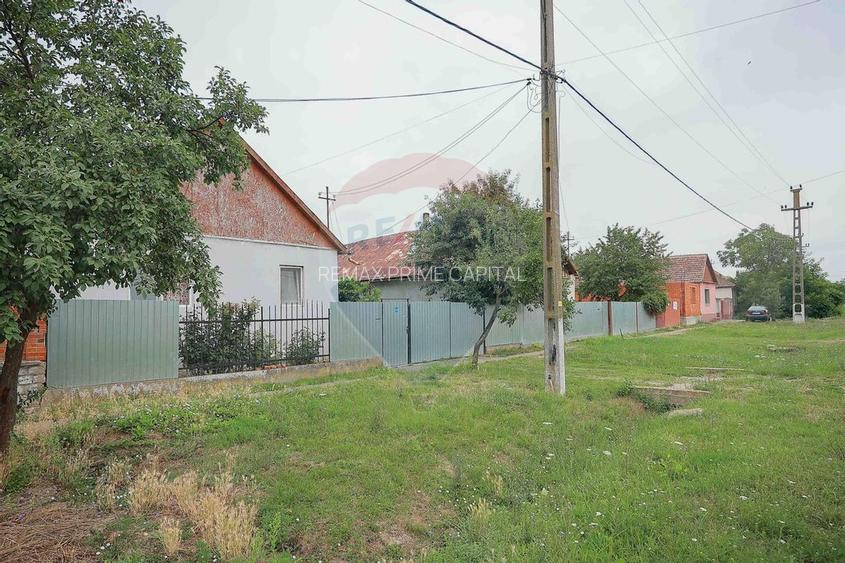 De vanzare casa cu 3 camere si teren 3205 mp in Sannicolau Roman - 5