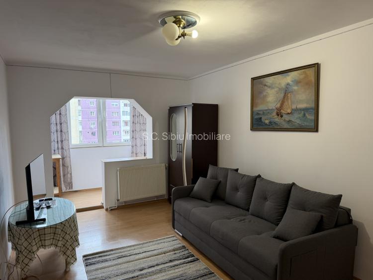 ap 2 camere decomandate v aron piata et 3 - 2