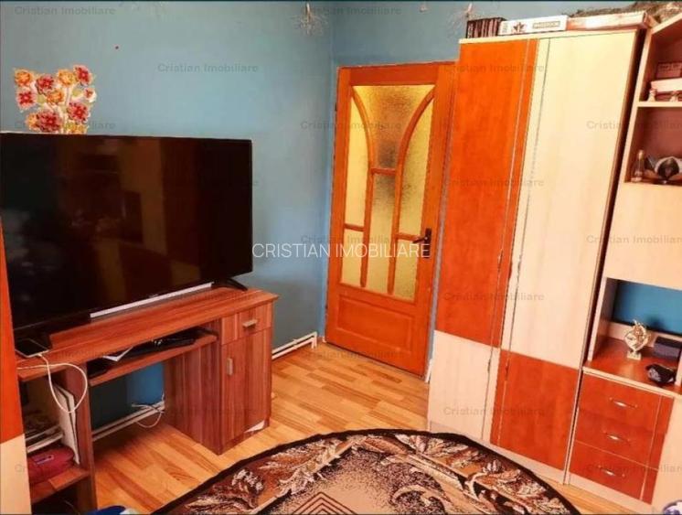 Etaj 3 , Decomandat 2 cam 53mp zona Bis Sf.Gheorghe -Garii - 9