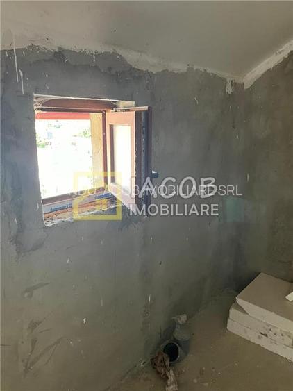 Casa ''''la gri'''' P+M, Dumbrava -Itesti, jud Bacau - 10