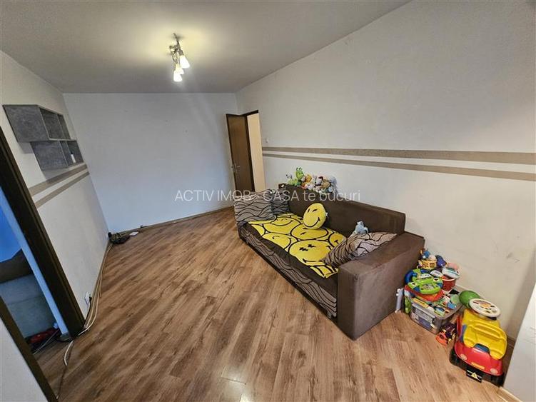 Resita, 2 Cam. Mobilat+Utilat, Micro 3 - 23