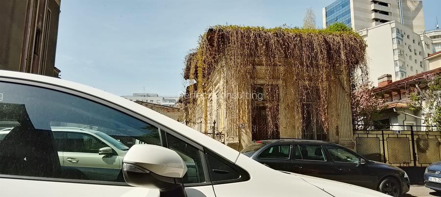 Piata Victoriei, casa ( se poate demola),  demolabila/ renovabila, pentru P+3 - 4