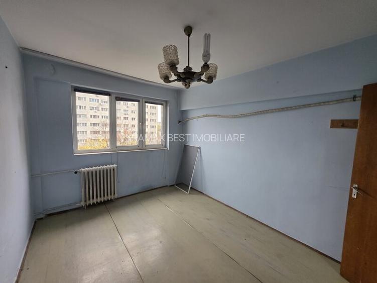 Jean Steriadi, 5 minute metrou 1 Decembrie 1918, bloc reabilitat - 8