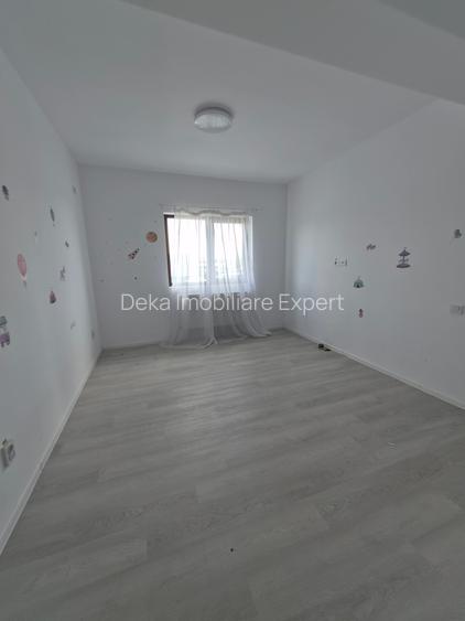 Vila P+1E+M, 6 camere, teren 300 mp! - 10