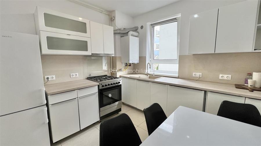 Apartament cu 3 camere, mobilat si utilat CORESI - Qualis 1 - 6