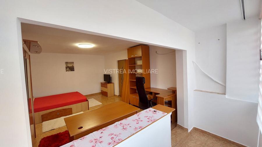 Comision 0% // Bloc 1990 anvelopat// Garsoniera decomandata Decebal // Mobilata  - 3