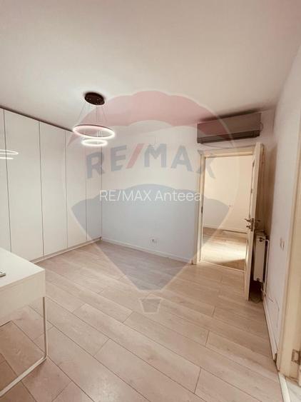 Casa / Vila cu 4 camere de vanzare in zona Calea Calarasilor - 2