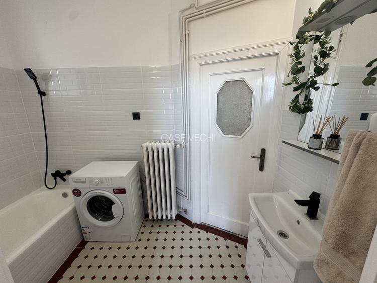 Bijuterie interbelică în centru - 16