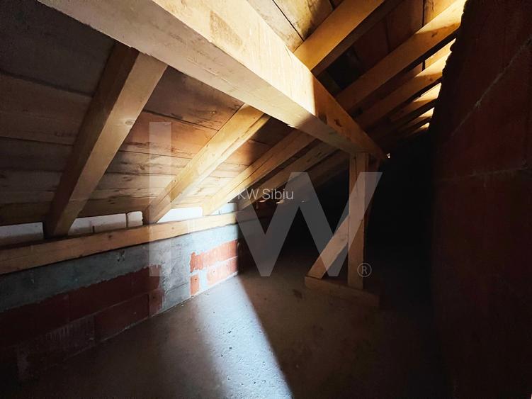 Casa unifamilială mare 5 cam, garaj, curte. Întabulată. Fughiu Oradea - 33