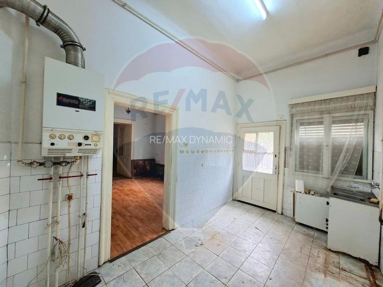 Proprietate centrală Arad,  cotă teren mare, acces auto - 13