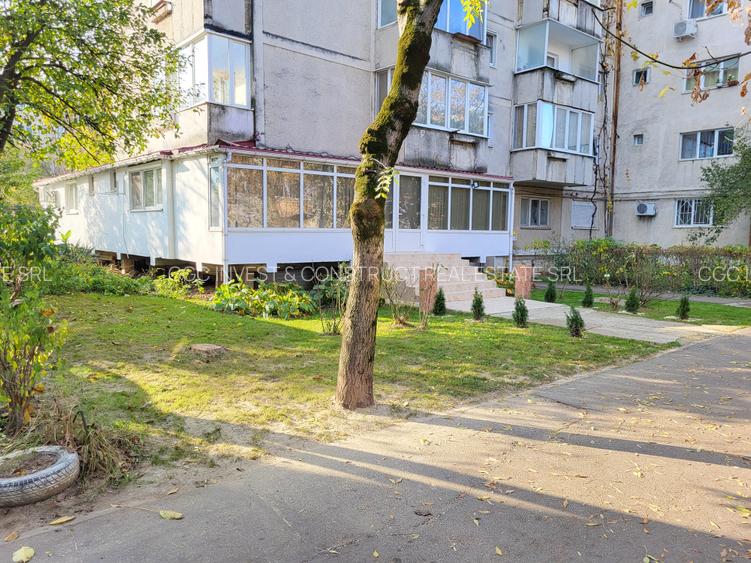 Spatiu de Birouri-Acces pietonal-Spitalul Judetean-5 Camere-Vitrina 12 M- 131 MP - 21