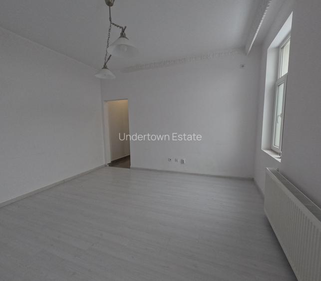 Imobil Central 355 mp | D+P+1+M | Consolidat & Renovant | 9 Camere - 16