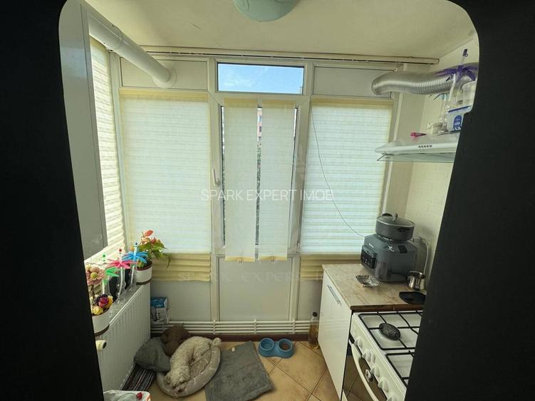 //3 CAMERE//REPUBLICII NORD// - 6