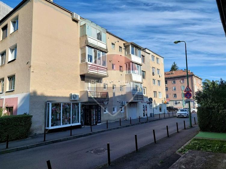 Garsoniera Centrul Civic, bloc apartamente + garaj propriu 15mp - 10