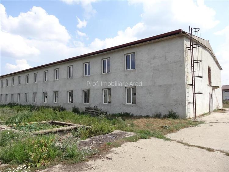 Inchiriem Hale P+E pe Artera principala vizavi de Metro-Momax - 6