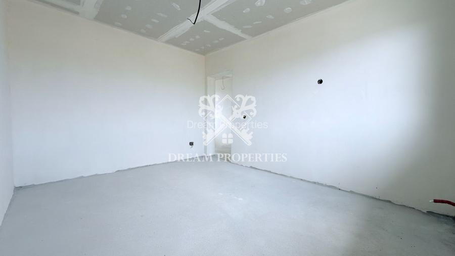 Casa de vanzare 120 mp, 4 camere,3 bai, teren 350 mp, DEZMIR - 12